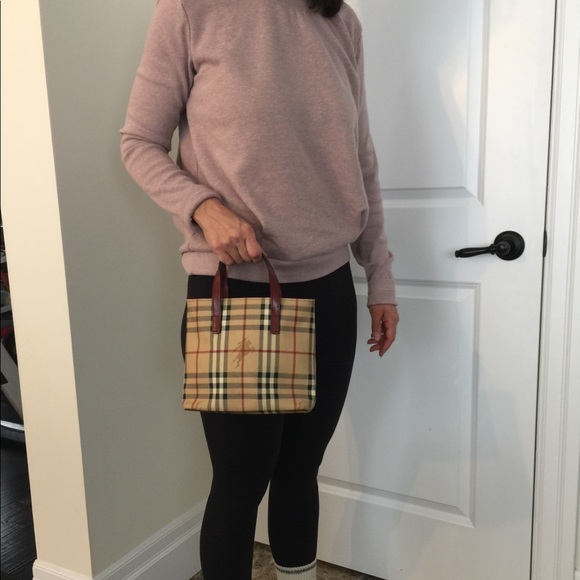 Classic Burberry Haymarket Check Tote - Picture 7 of 13